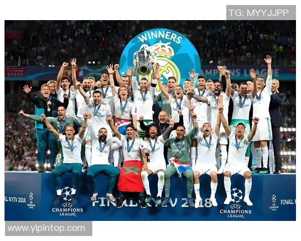 成都足球队在足球团队协作排行榜中荣获第三名展现出强大团队精神与协作能力